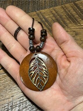Vintage Style Long leaf Necklace Chain fall vibes autumn colors‎ harvest theme